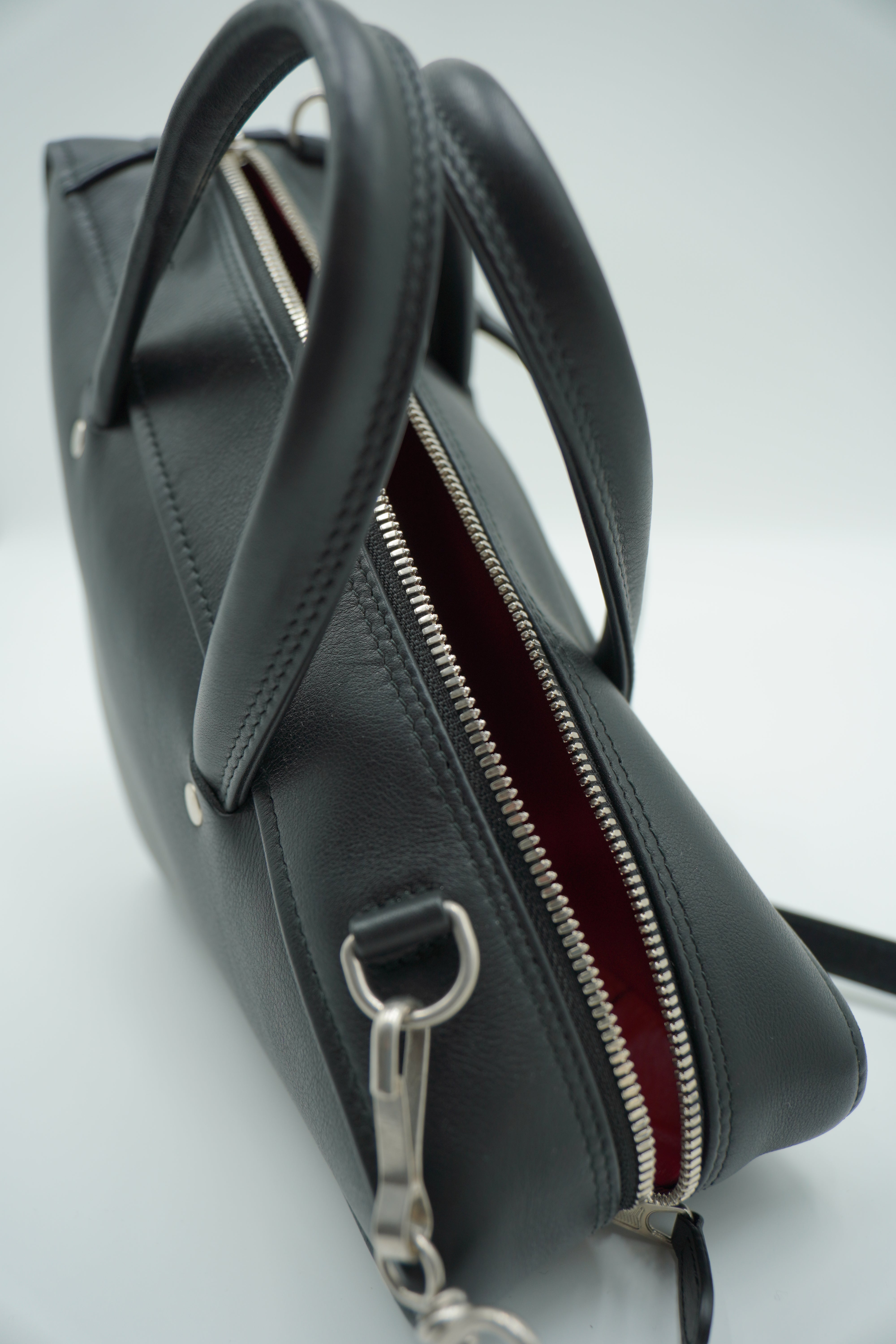 Balenciaga Triangle Duffle Bag Nera Pelle - Aurea Luxury Lab