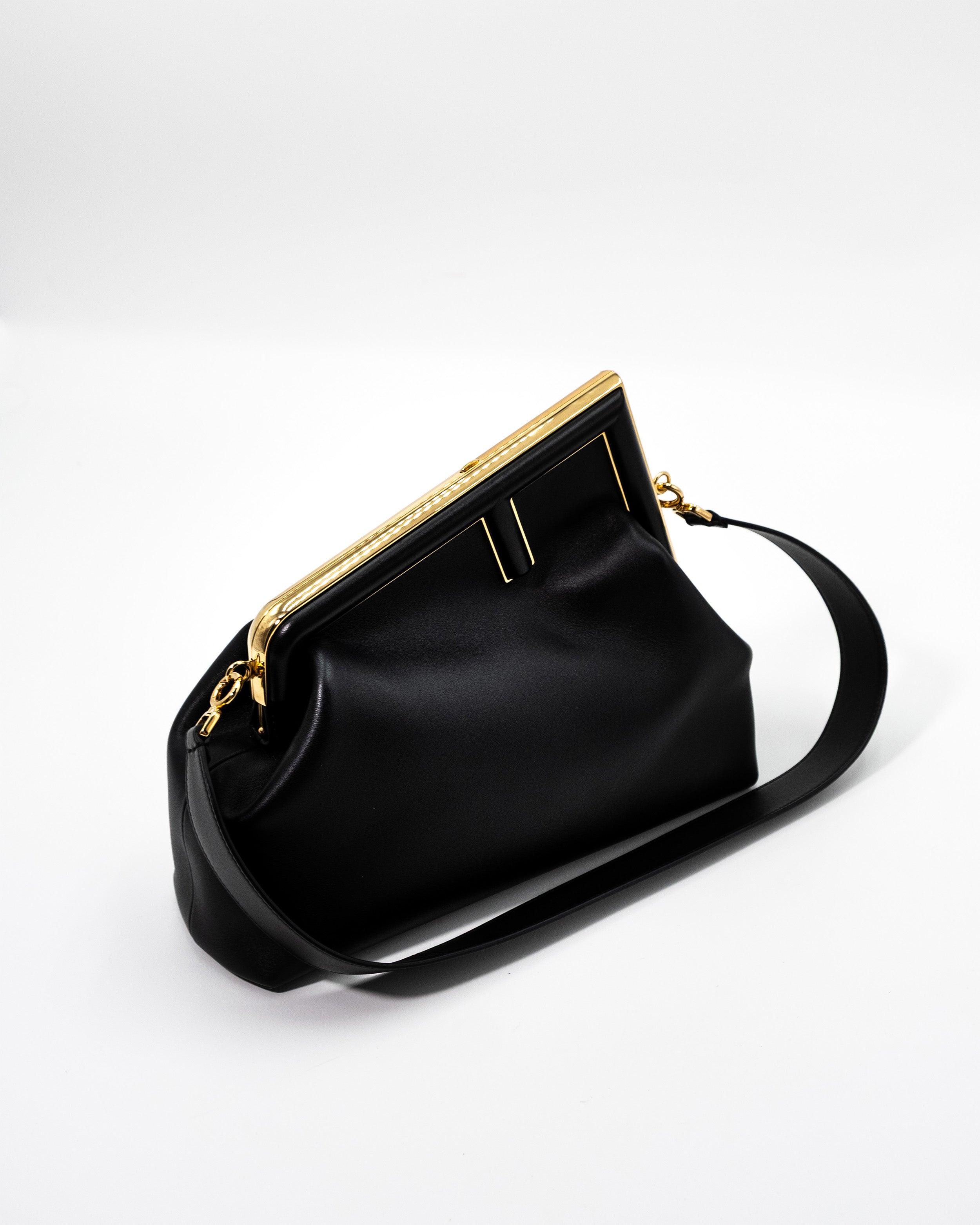 Fendi Borsa First Medium Nappa Nera usata come nuova certificata - Aurea Luxury Lab