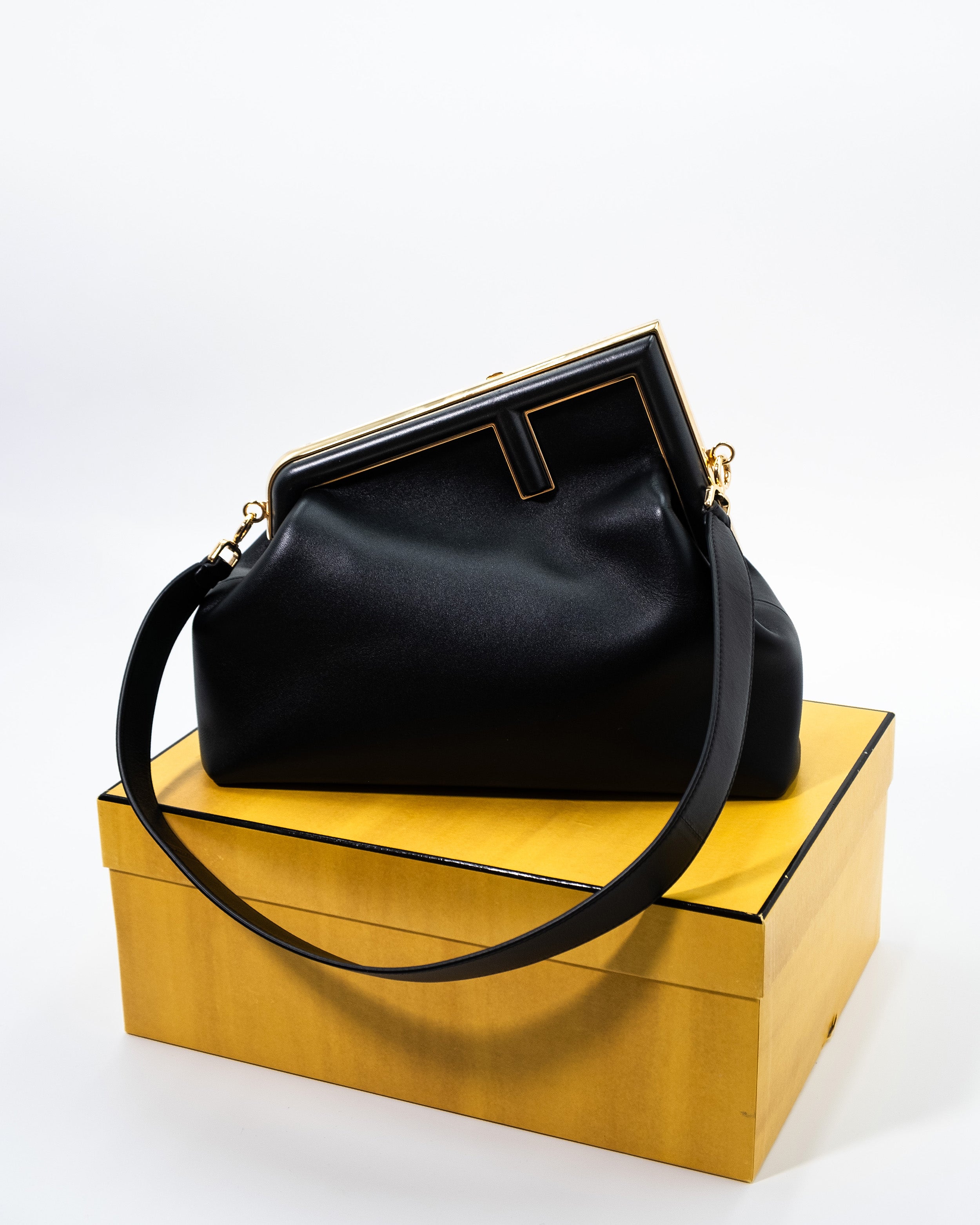 Fendi Borsa First Medium Nappa Nera — Pre-owned Autentica