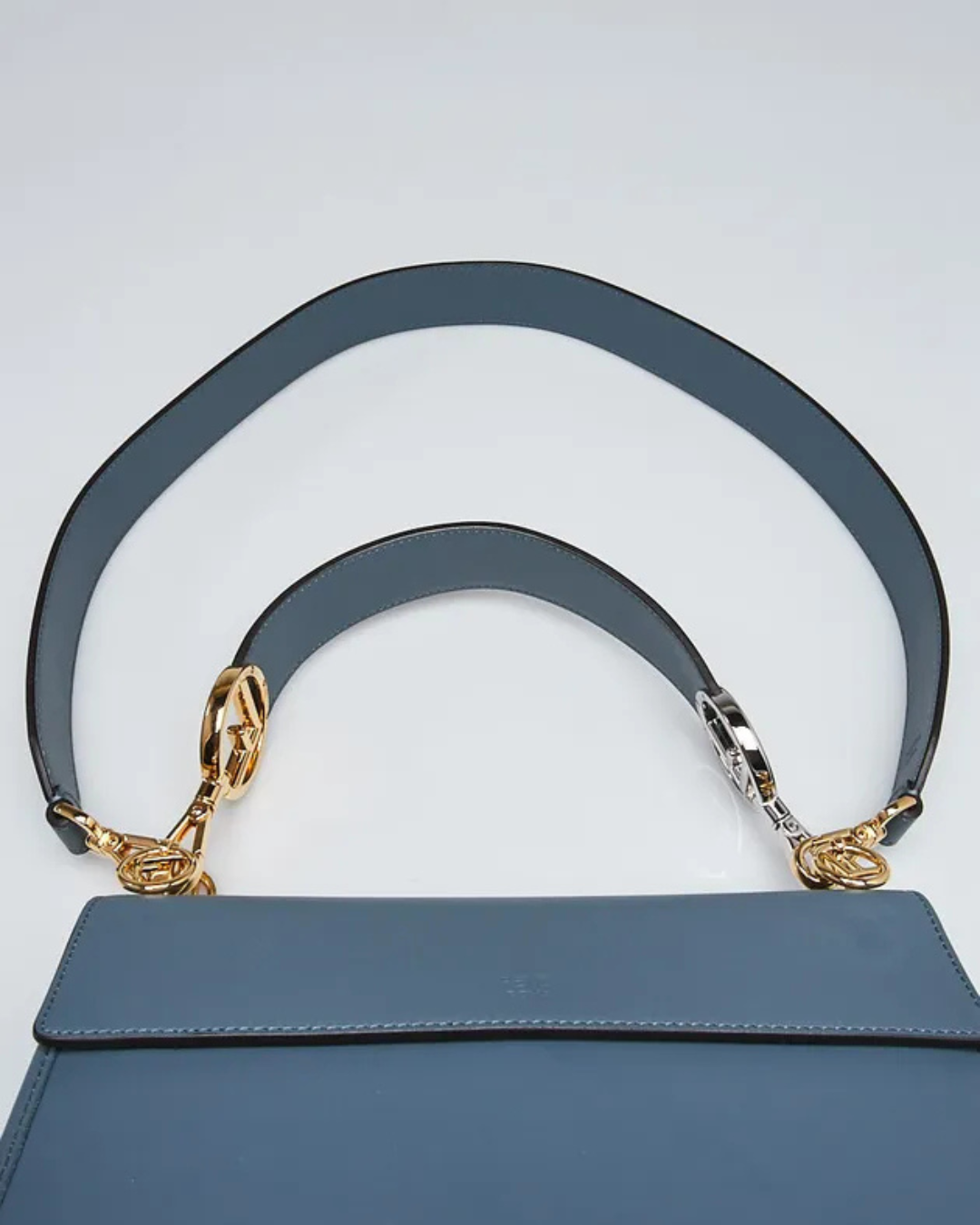 Fendi Borsa Kan I Pelle Blu Logo FF second hand certificata - Aurea Luxury Lab