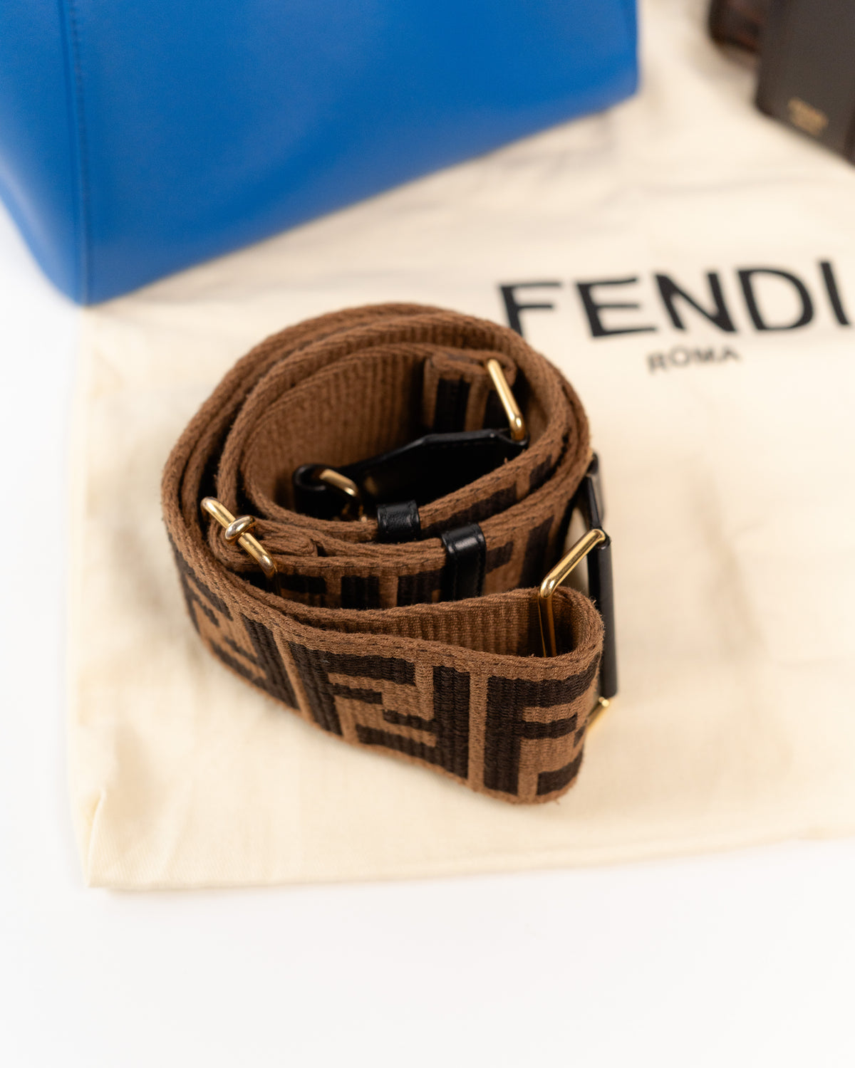 Fendi Borsa Peekaboo Mini Pelle Blu con Cover usata autentica - Aurea Luxury Lab