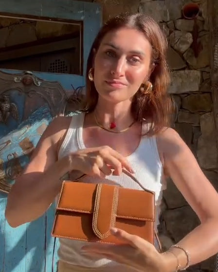 Eleonora Valli con Jacquemus Le Grand Bambino