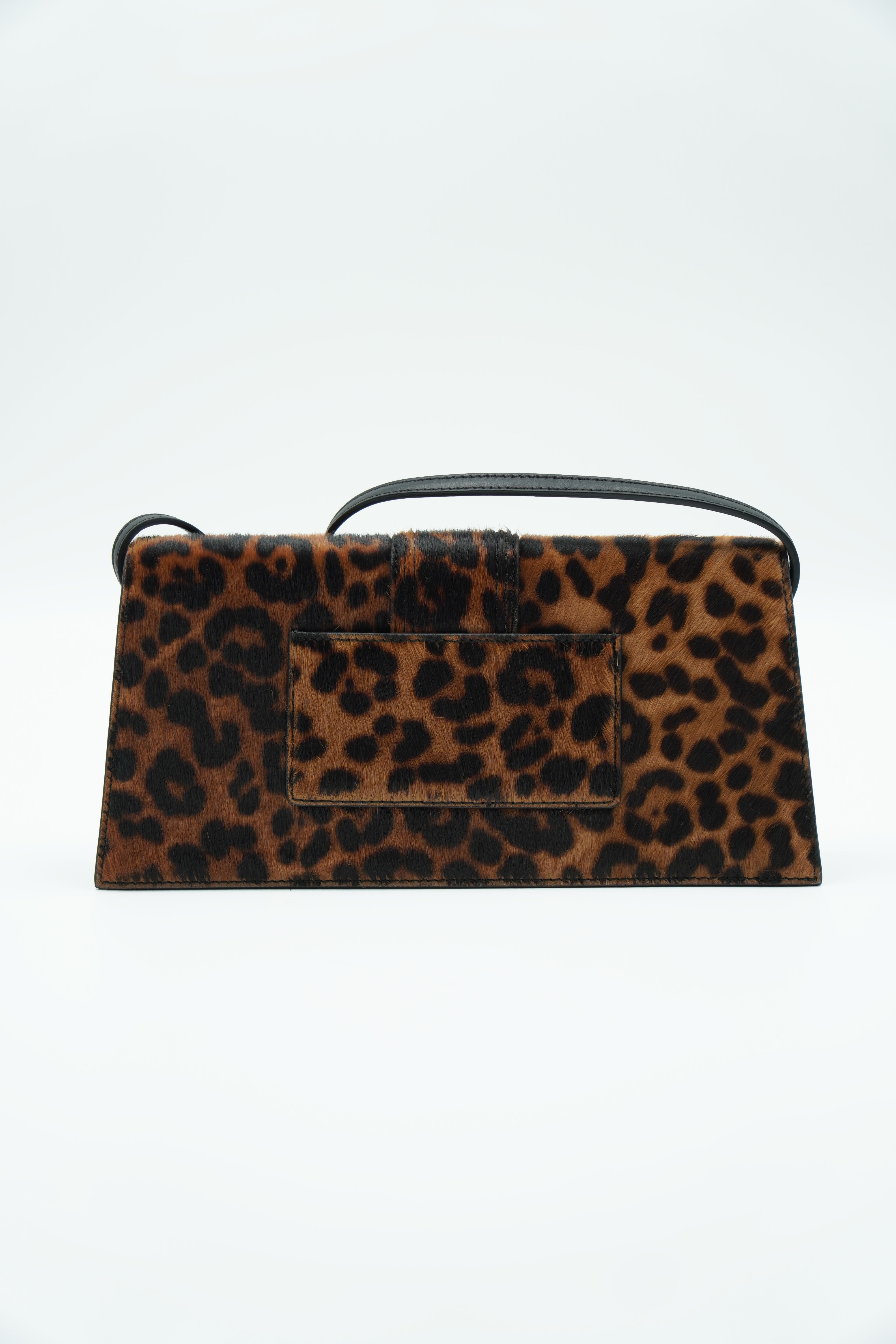 Bolso infantil largo con estampado de leopardo de Jacquemus