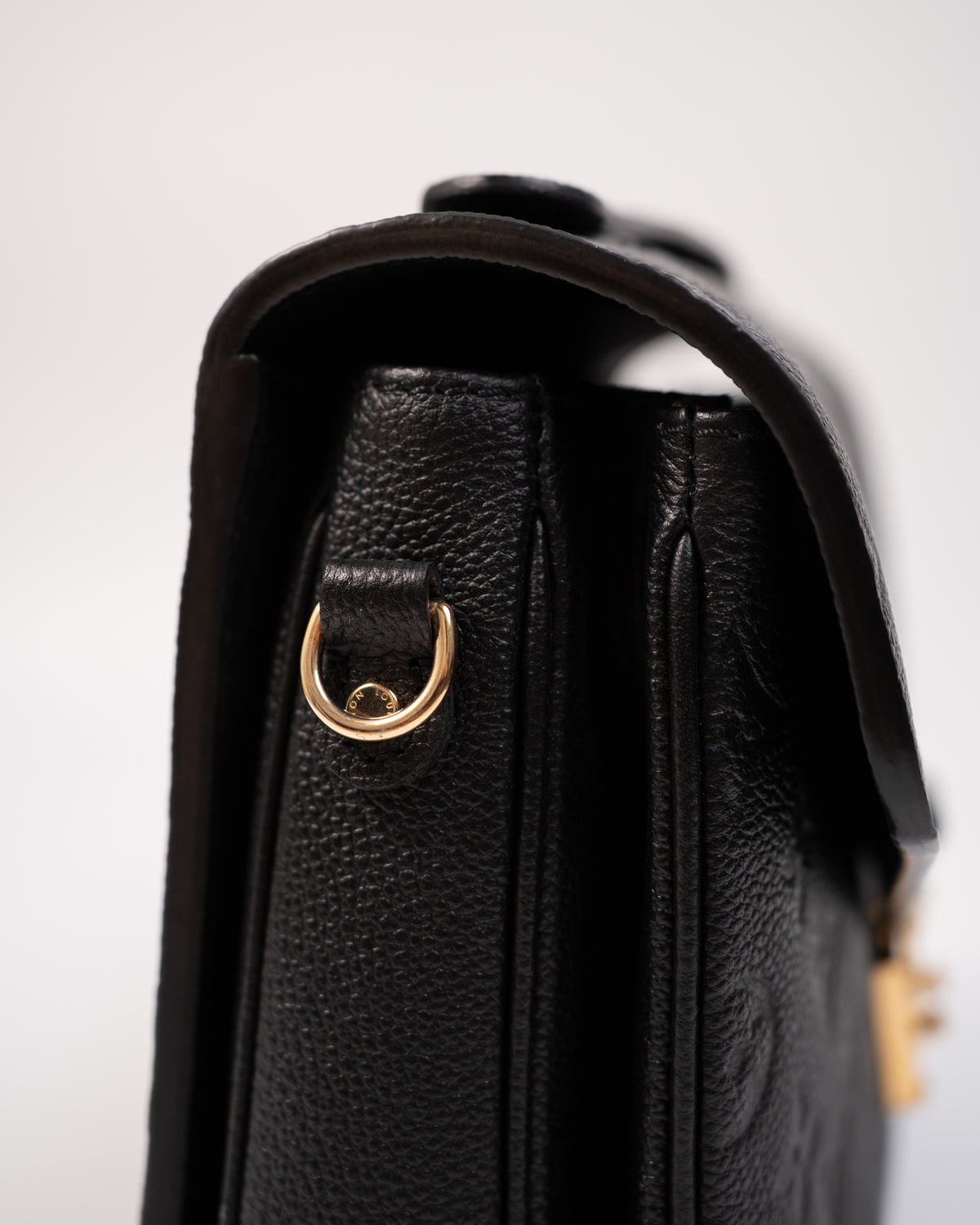 Louis Vuitton Borsa Pochette Métis Monogram Empreinte Pelle Nera second hand luxury - Aurea Luxury Lab