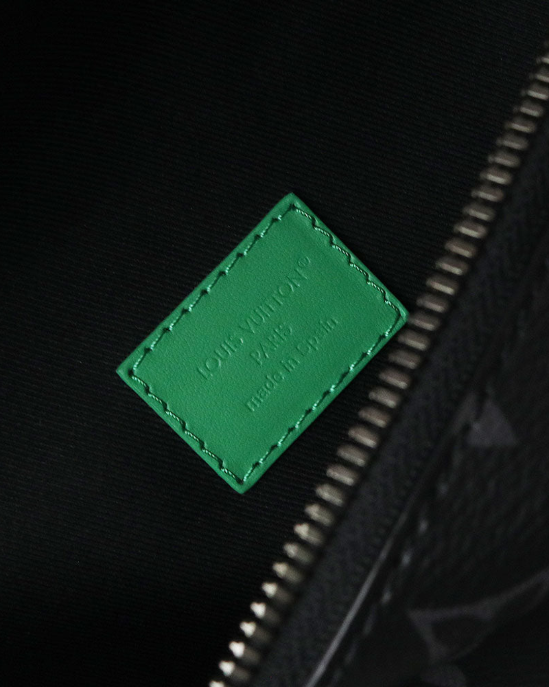 Louis Vuitton Marsupio Discovery Monogram Eclipse Nero e Verde — Pre-owned Autentico