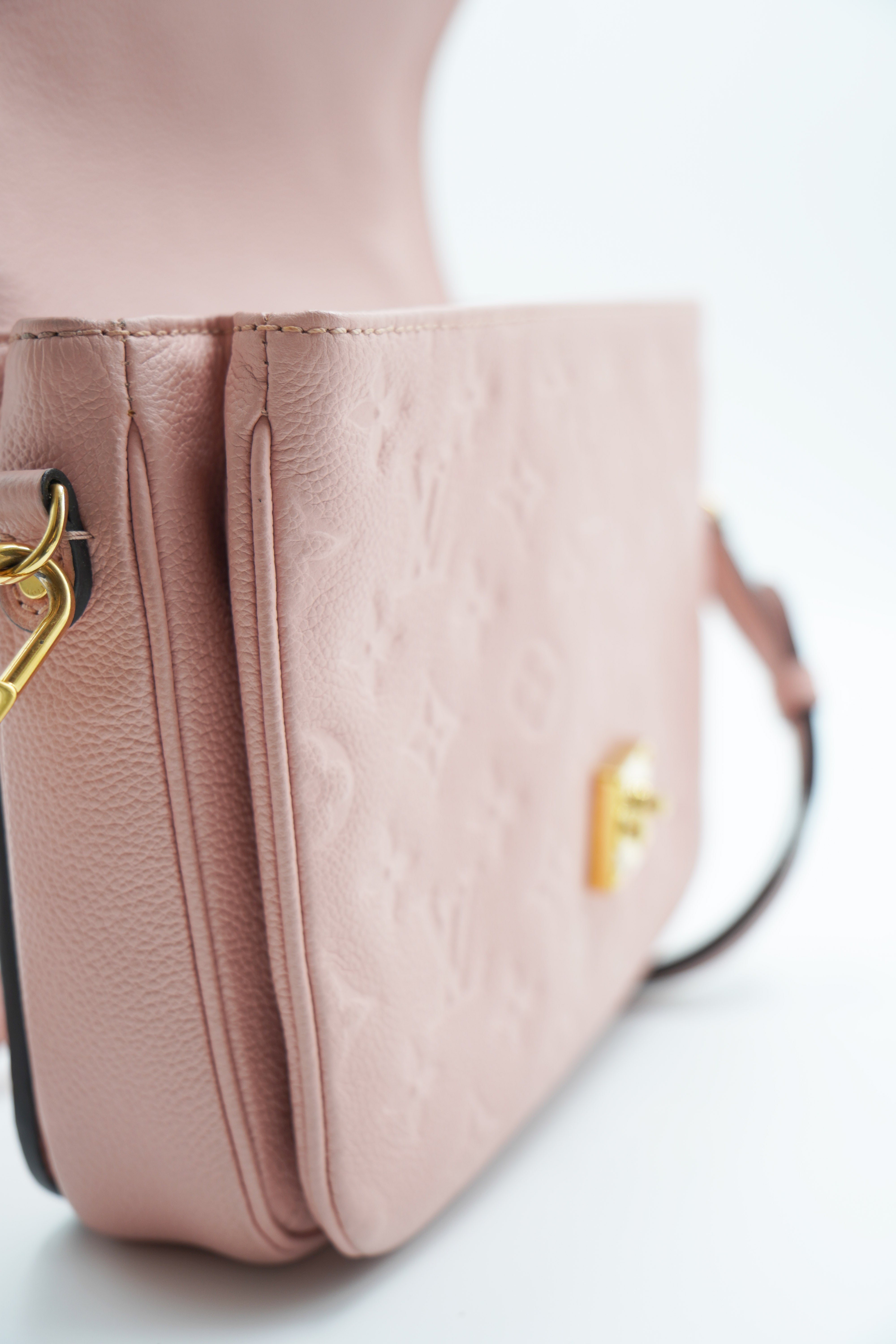 Louis Vuitton Borsa Metis Monogram Empreinte Pelle Rosa Usata pre-owned autentica - Aurea Luxury Lab