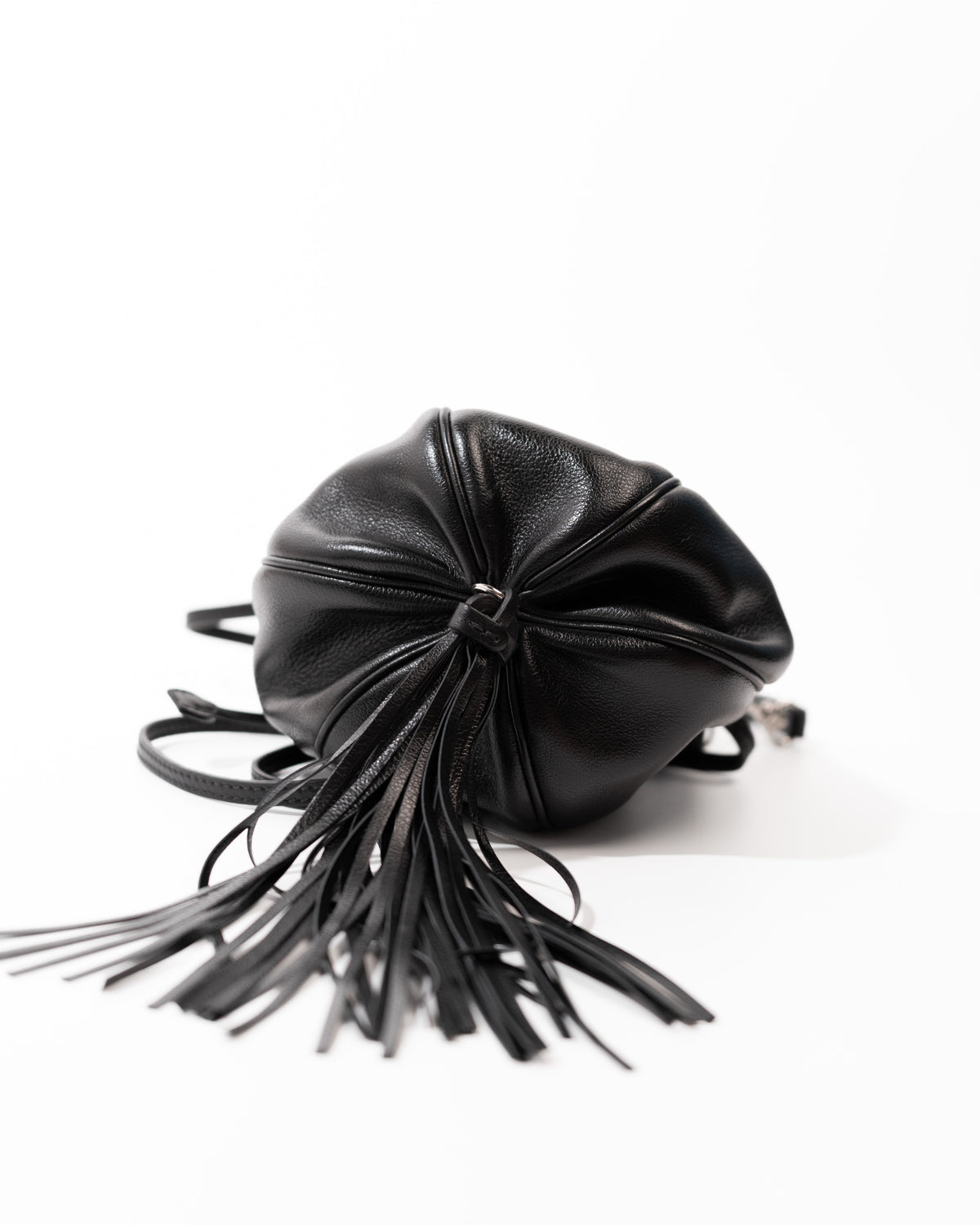 Miu Miu Borsa Bucket Nappa Nera luxury resale autentica - Aurea Luxury Lab