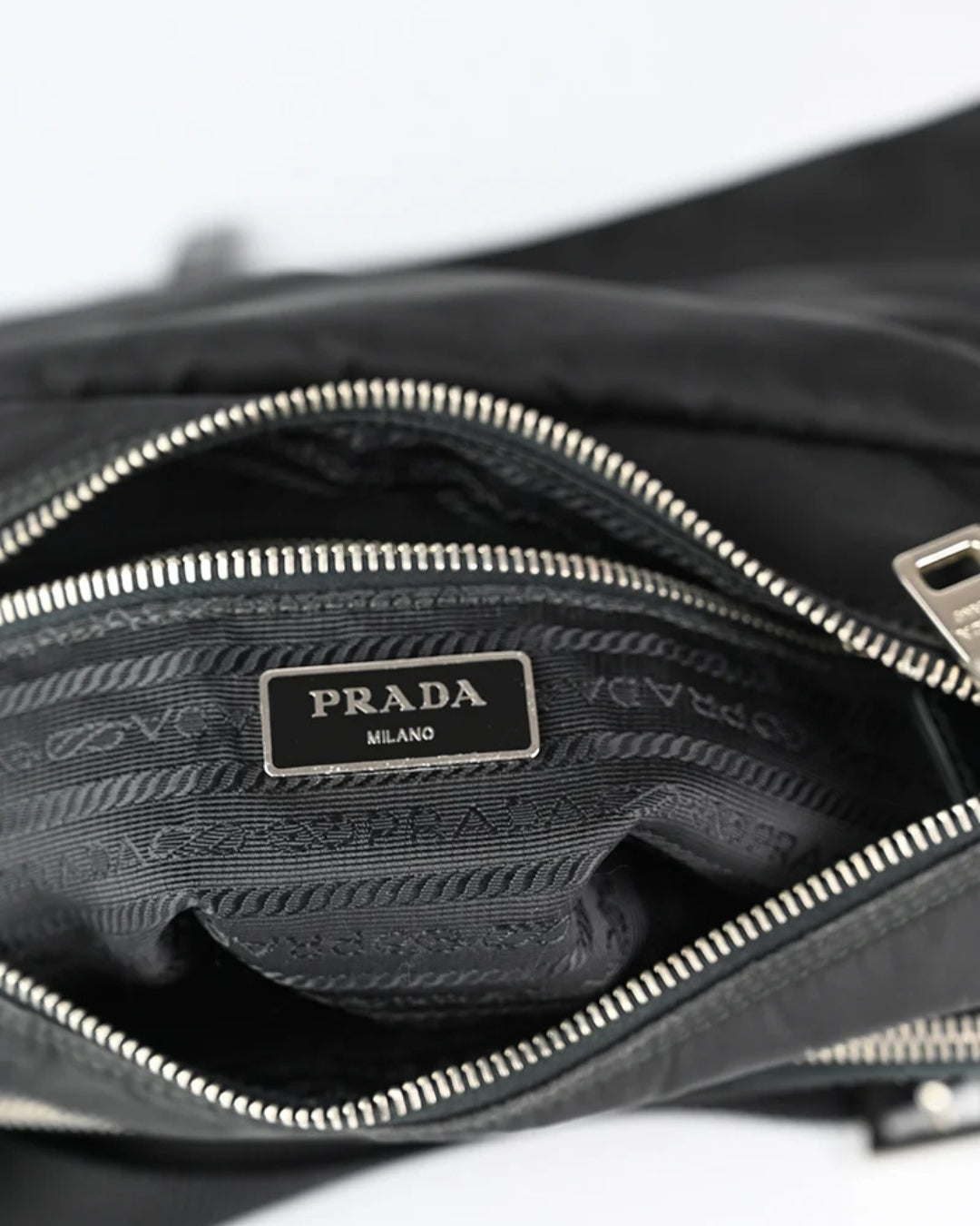 Prada Borsa Tracolla Re-Nylon Nera pre-owned autentica - Aurea Luxury Lab