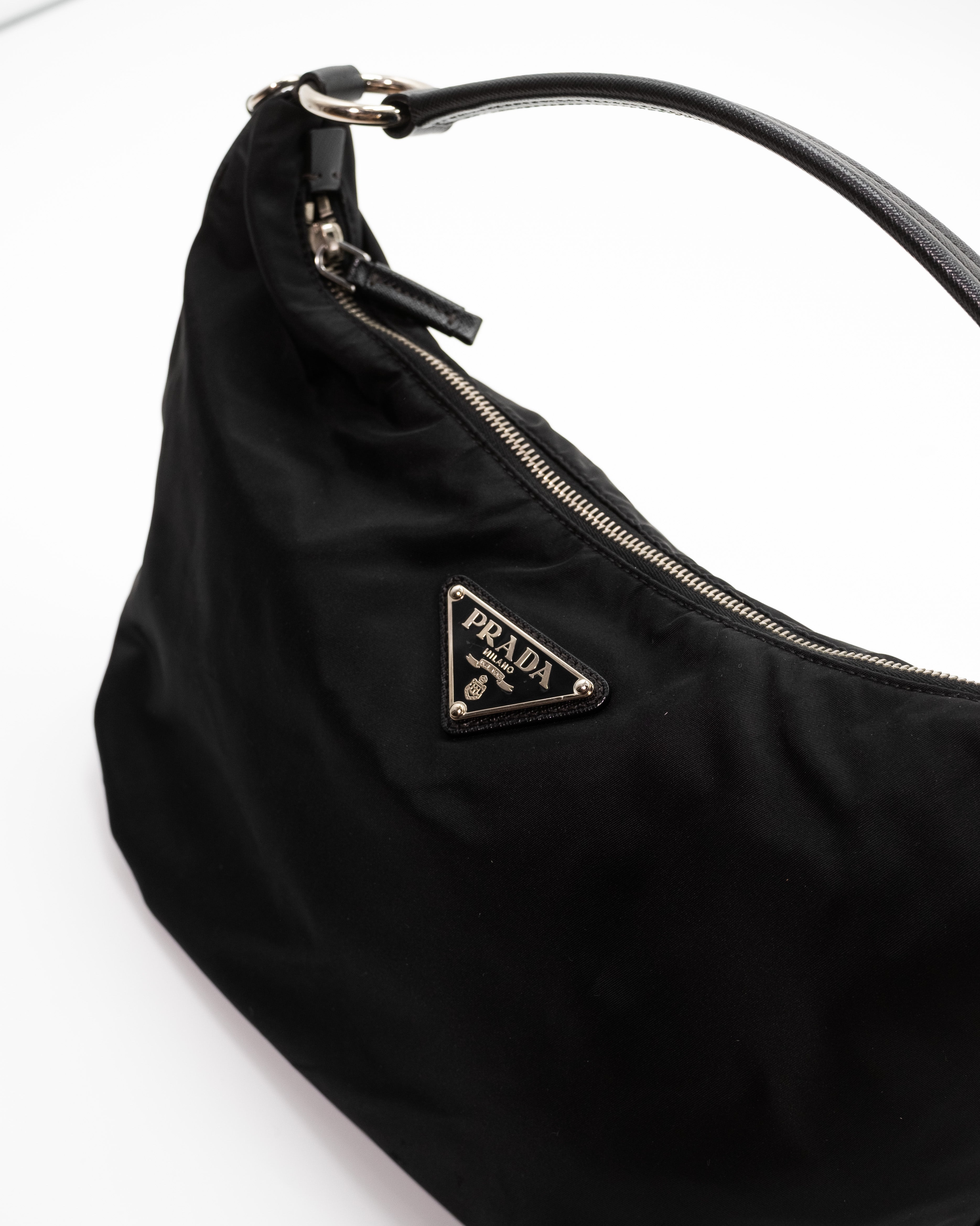 Prada Borsa Hobo Passpartout Nylon Nera luxury resale autentica - Aurea Luxury Lab