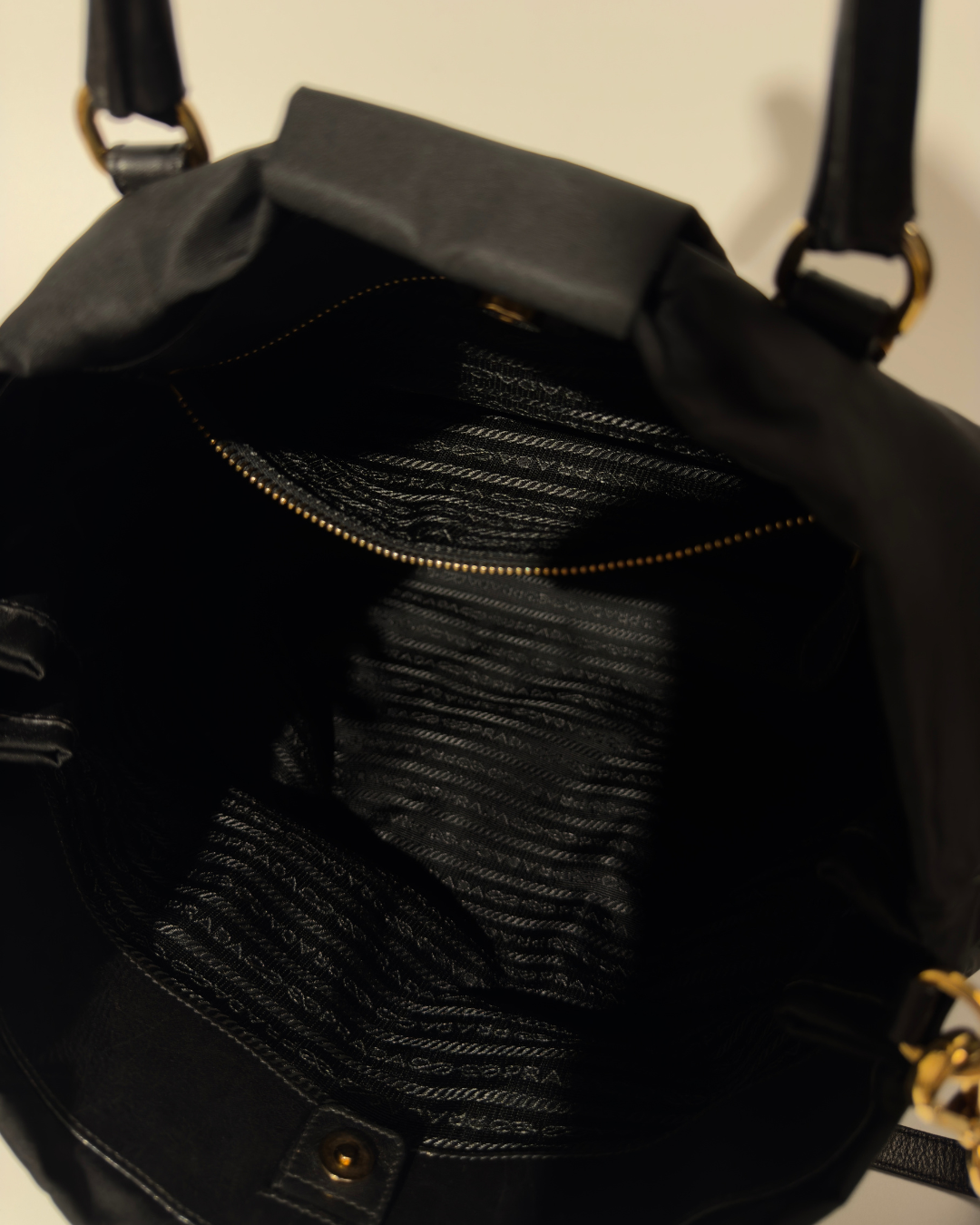 Prada Borsa Shopping Nylon e Pelle Nera preloved certificata autentica - Aurea Luxury Lab