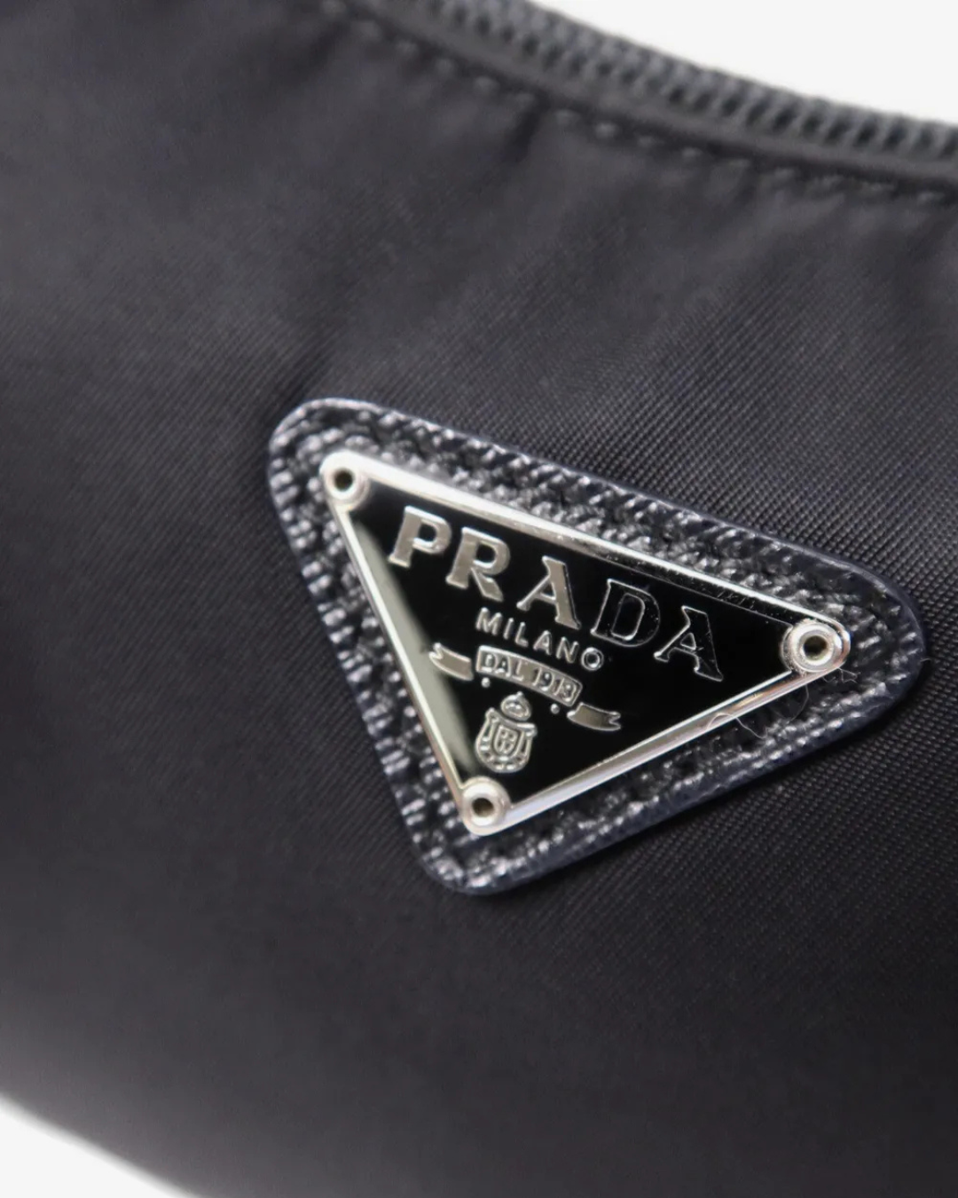 Prada Mini Borsa Re-Edition 2000 Re-Nylon Nera interno pre-owned autentica - Aurea Luxury Lab