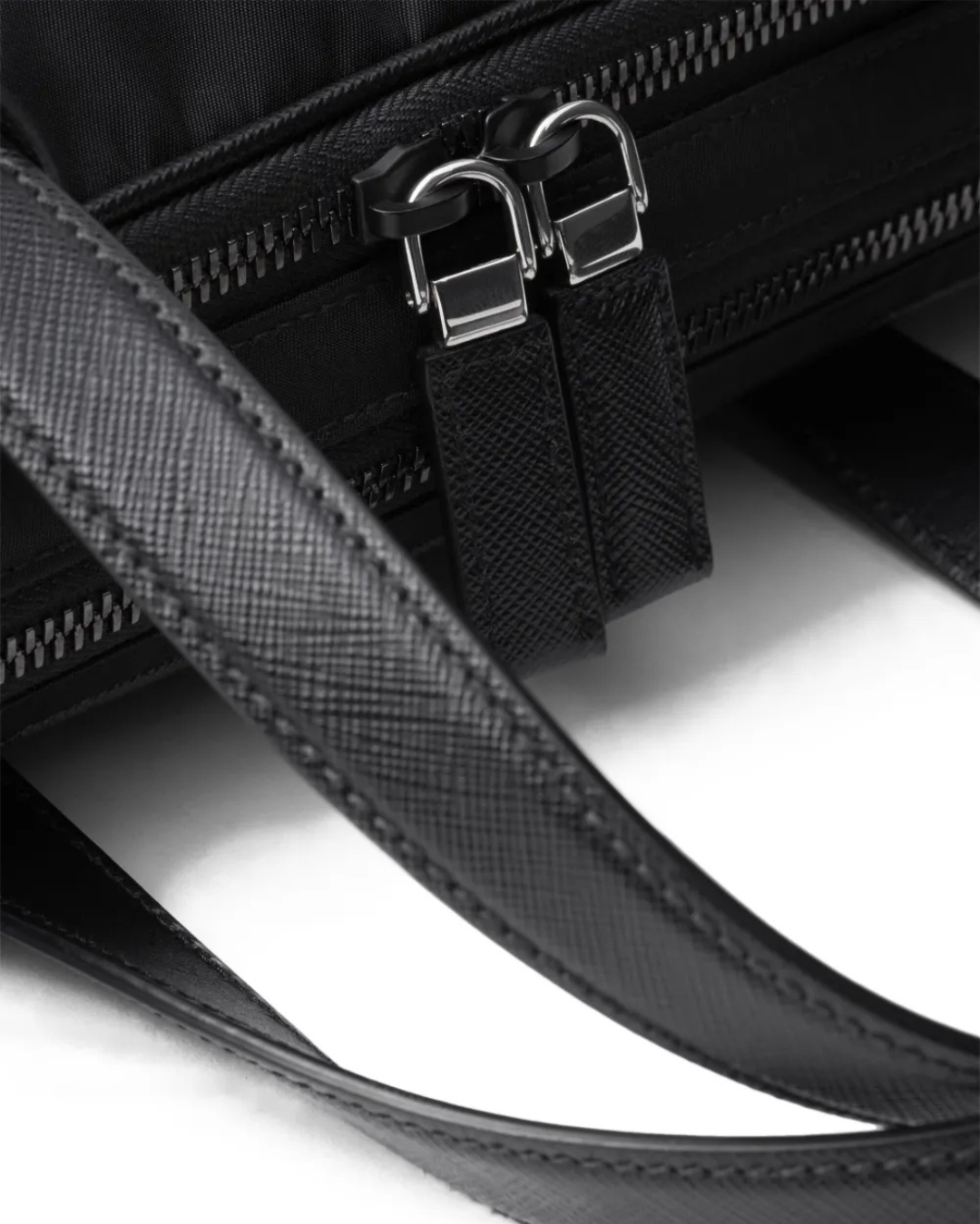 Prada Borsa Porta Documenti Re-Nylon e Saffiano Nera nuova mai utilizzata certificata - Aurea Luxury Lab