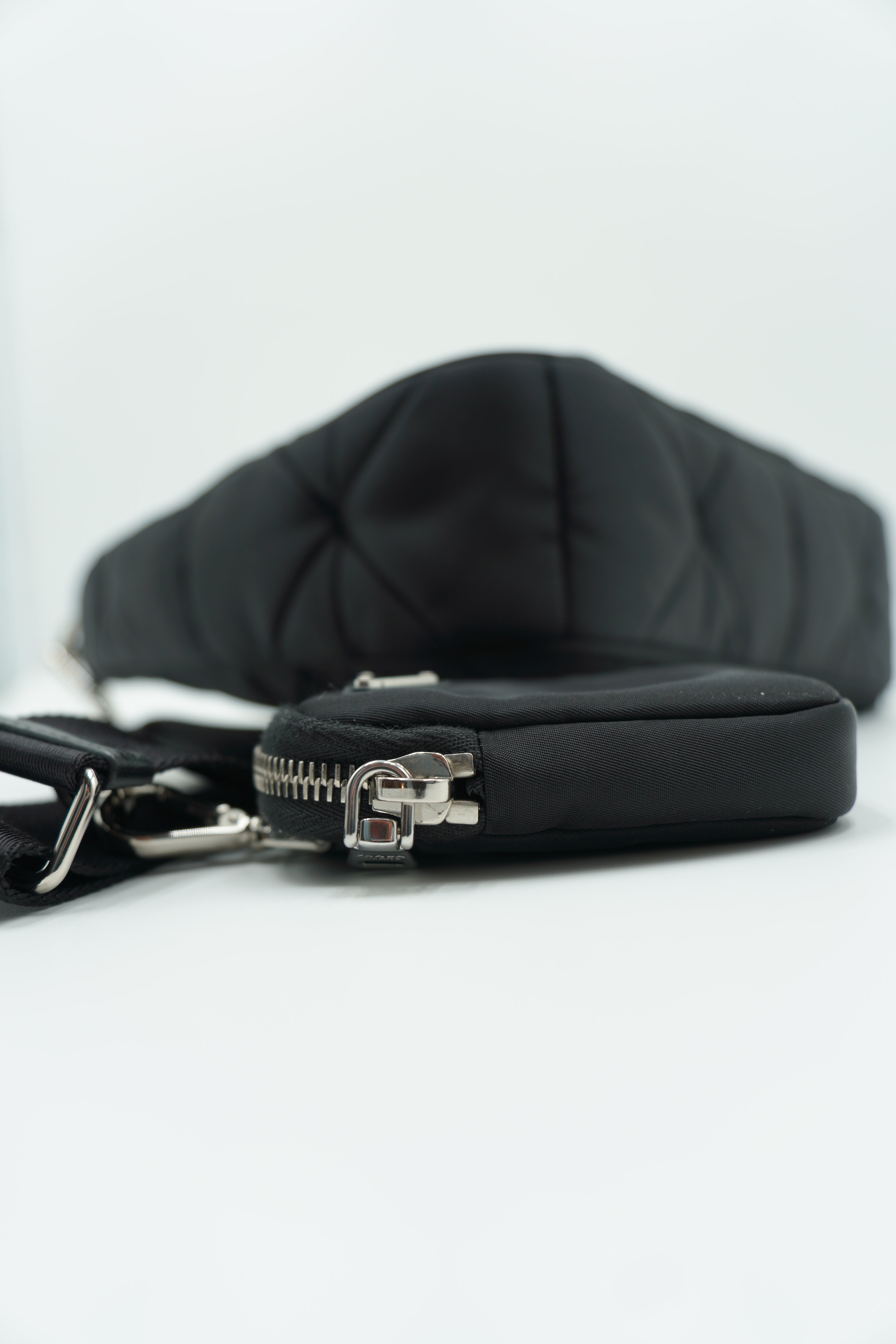 Prada Borsa a spalla in Re-Nylon imbottito - Aurea Luxury Lab
