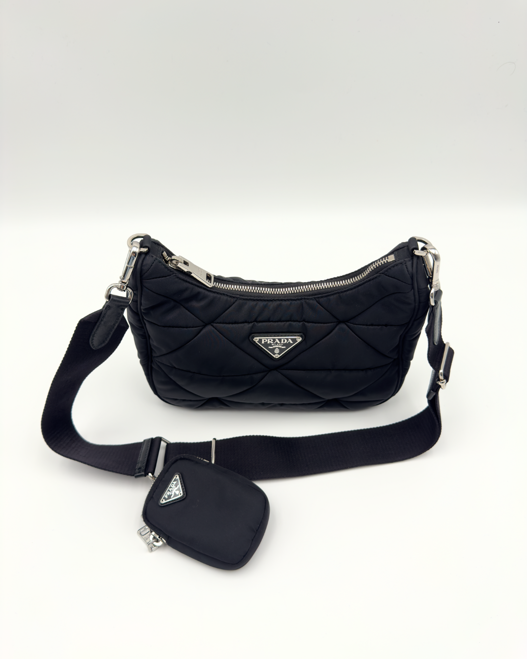 Bolso de hombro Prada en Re-Nylon acolchado