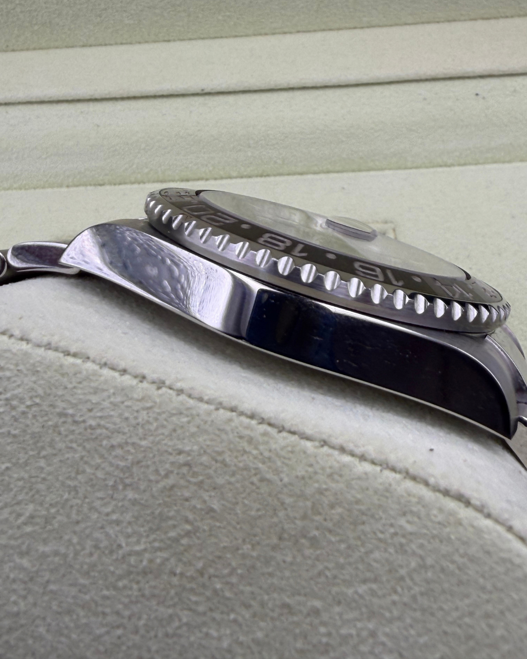 Rolex Orologio GMT-Master II 116710LN Acciaio Ghiera Ceramica Nera pre-owned - Aurea Luxury Lab