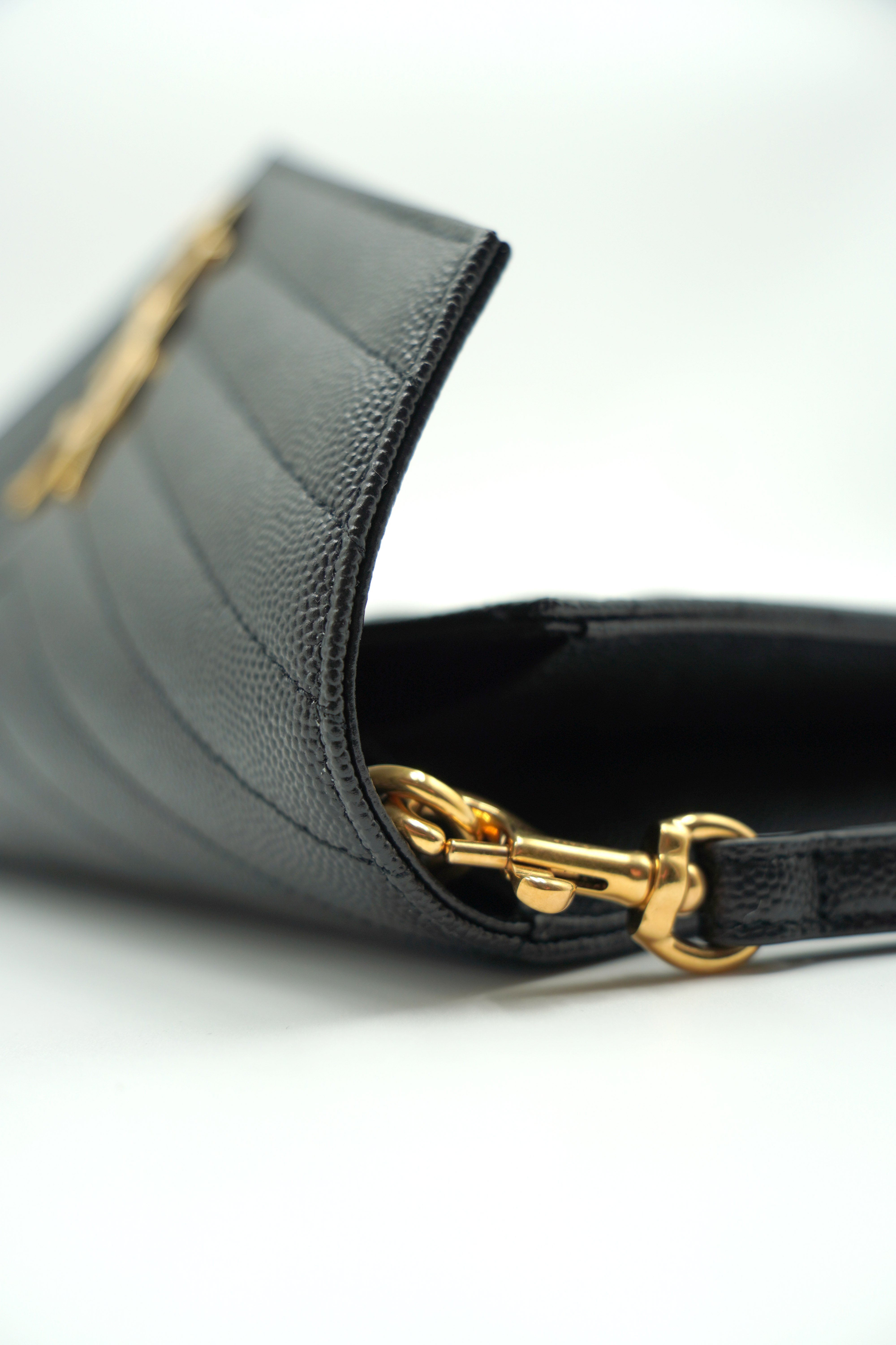 Saint Laurent Borsa Cassandra Pouch Pelle Nero - Usato Autentico