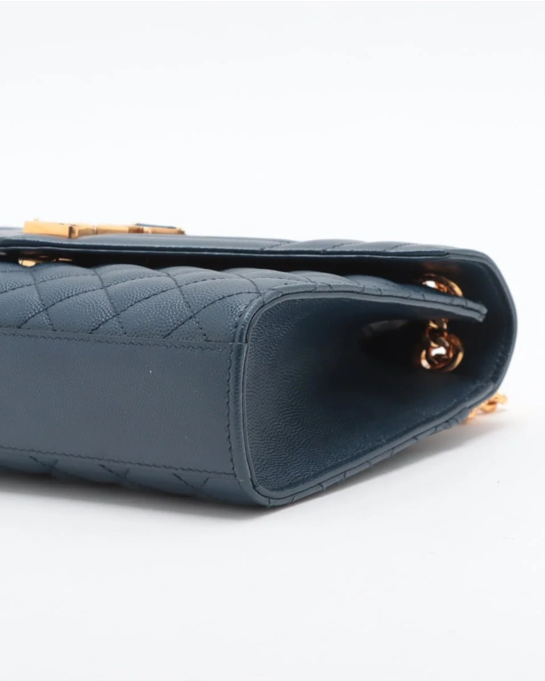 Saint Laurent Borsa Envelope Large Pelle Martellata Blu Navy second hand luxury - Aurea Luxury Lab