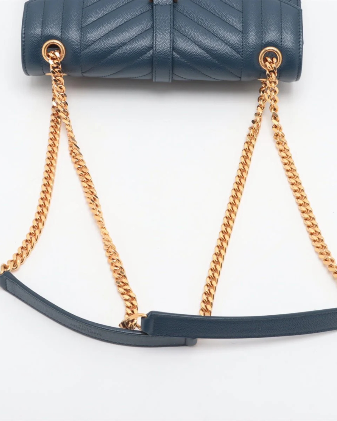 Saint Laurent Borsa Envelope Large Pelle Martellata Blu Navy pre-owned autentica - Aurea Luxury Lab