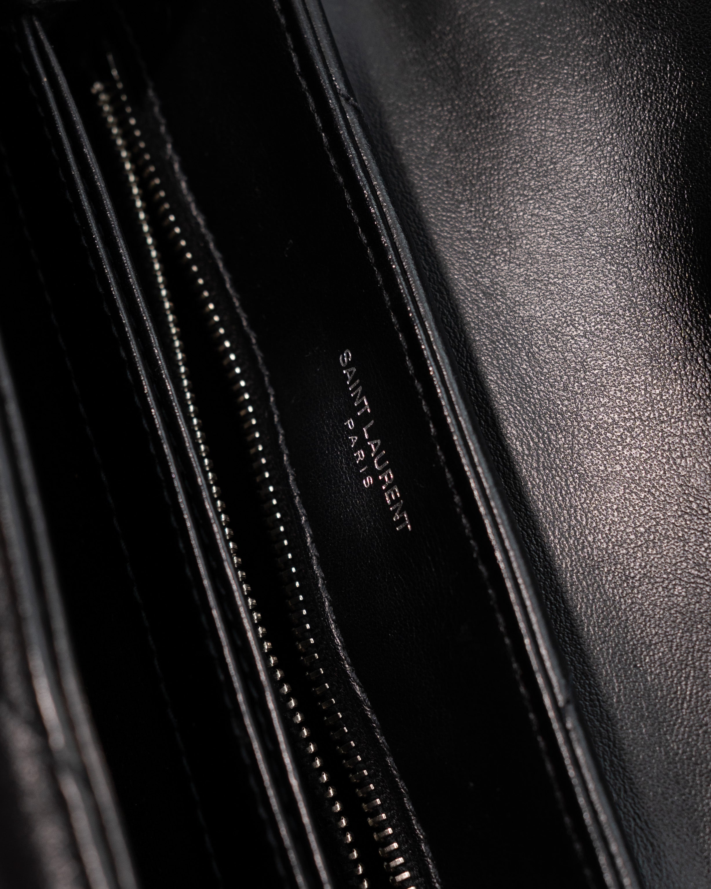 Saint Laurent Borsa Loulou Toy Pelle Matelassé Nera pre-owned autentica - Aurea Luxury Lab
