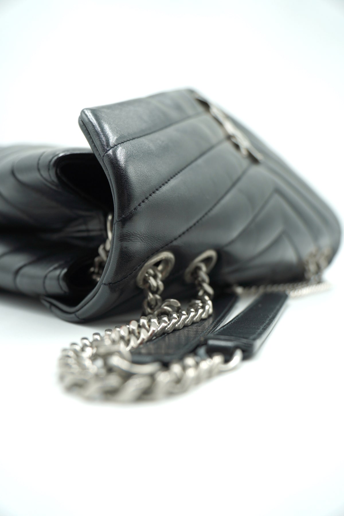 Saint Laurent Borsa Loulou Media Pelle Trapuntata Nera pre-owned certificata - Aurea Luxury Lab