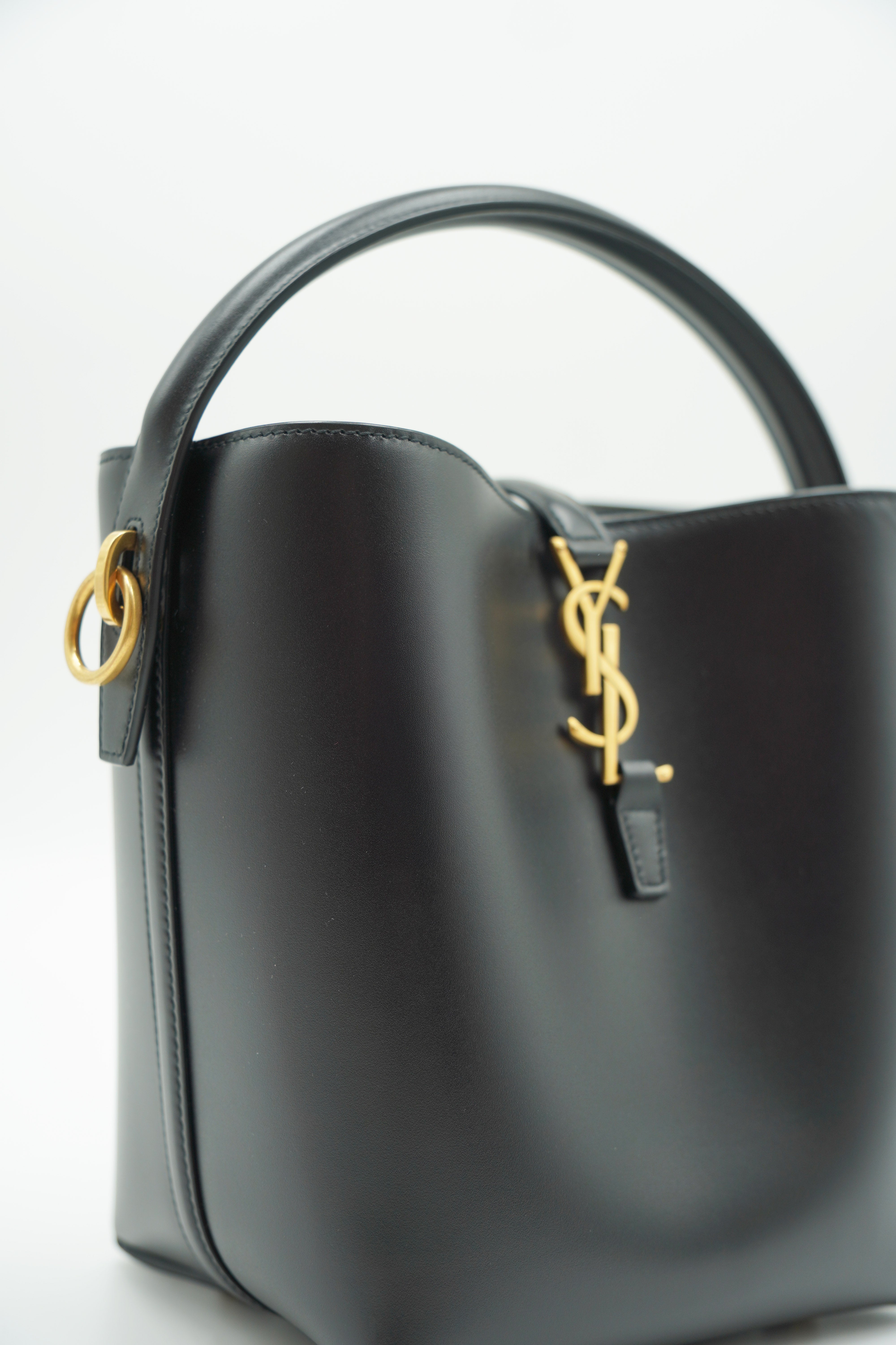 Saint Laurent Borsa Secchiello le 37 Small Pelle Nera - Usato Autentico