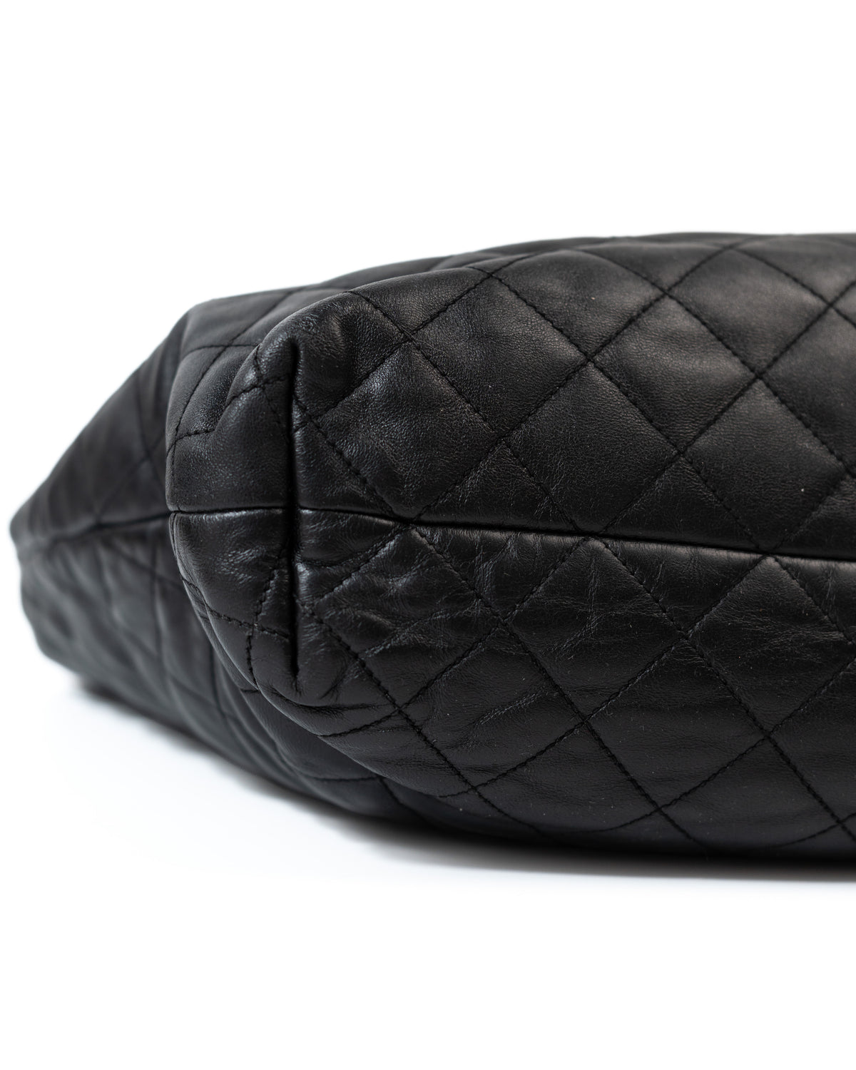 Saint Laurent Borsa Icare Maxi Pelle di Agnello Trapuntata Nera luxury resale autentica - Aurea Luxury Lab